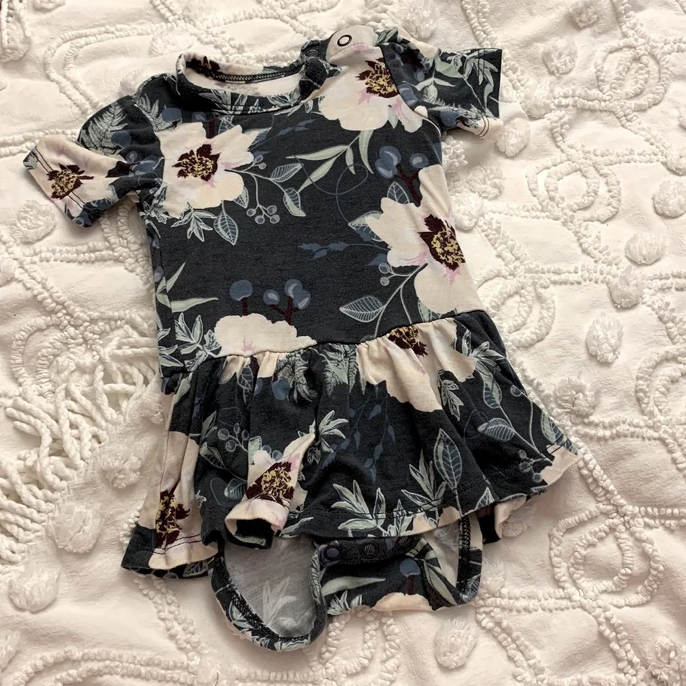 Posh peanut 0-3 Mnths onesie ruffle outfit